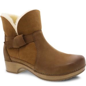 Dansko Bessie Genuine Shearling lined boot size 41